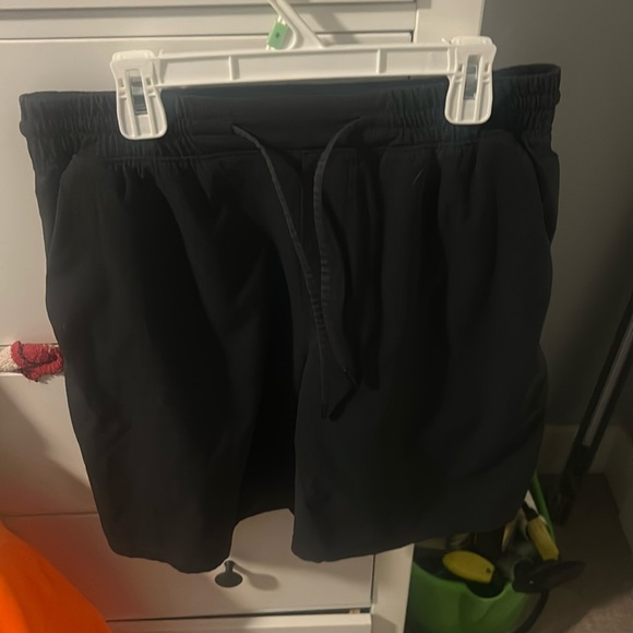 Men’s dark grey Lulu shorts athletic - Picture 1 of 3